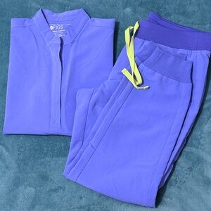 FIGS scrub set in the color Blueberry